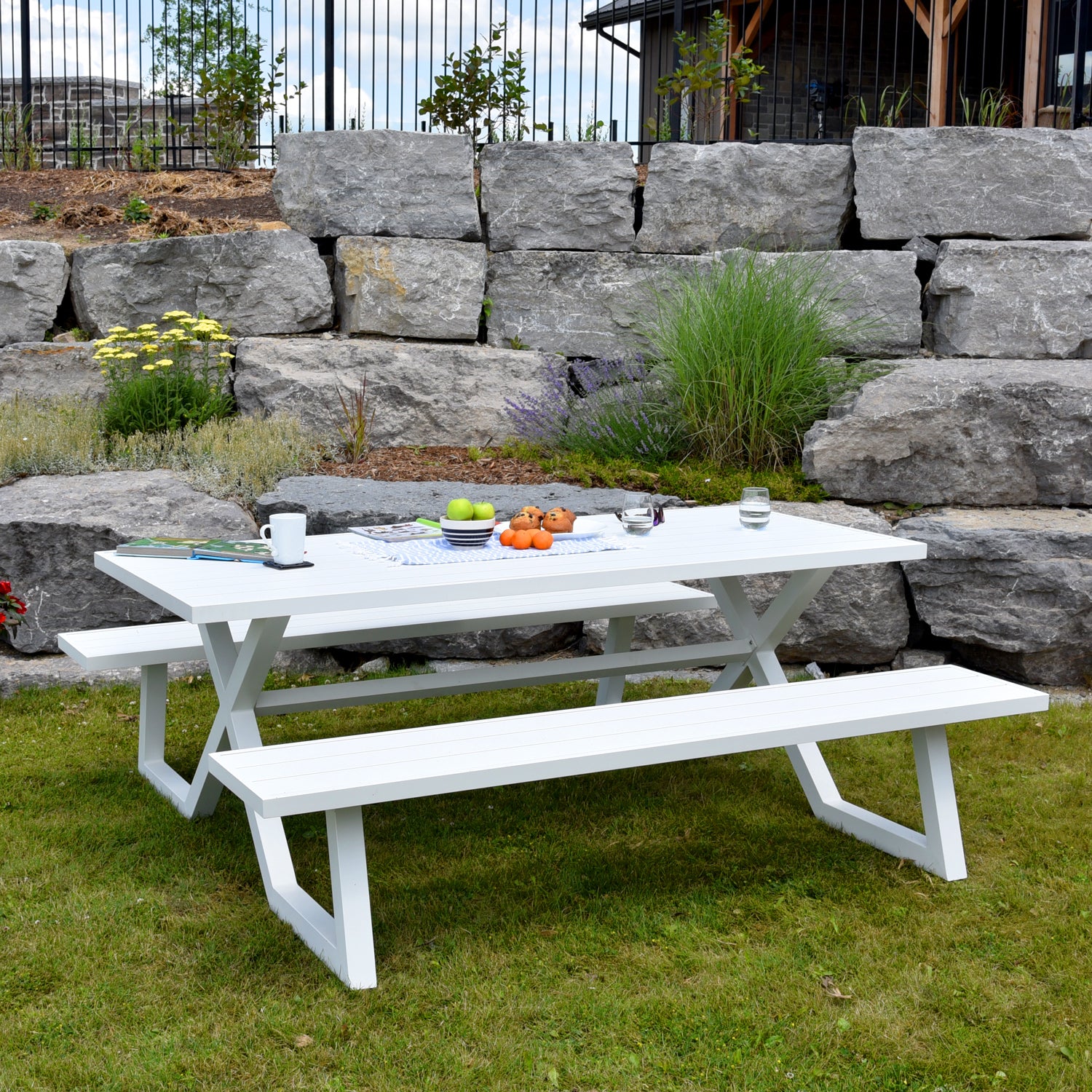 Banquet Deluxe Aluminum Picnic Table (8-seat) - White - Image 4